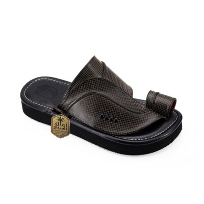 حذاء شرقي صناعه وطنية ليزر اللون  اسود